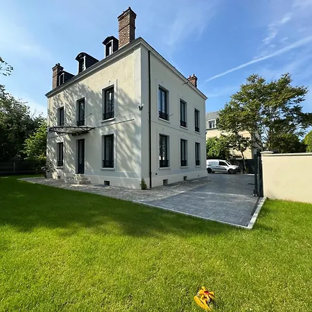 L'etoile De Seine 77 5 *